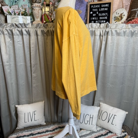 Old Navy Yellow Long Sleeve T-Shirt Sweater Sz Medium - Picture 3 of 9